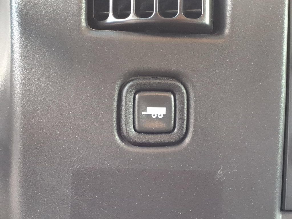 Used 2024 Chevrolet Express 2500 w/ Driver Convenience Package RWD image 21