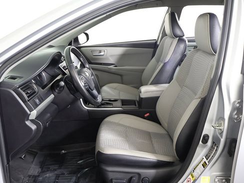 Used 2015 Toyota Camry SE image 27