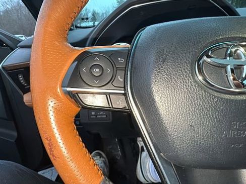 Used 2020 Toyota Avalon Limited image 16