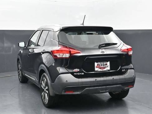Used 2020 Nissan Kicks SR w/ SR Premium Package FWD image 4