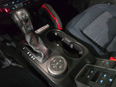 New 2025 Ford Bronco Heritage Edition image 23