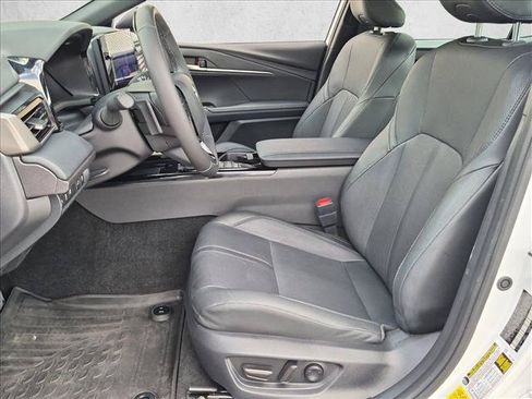 Used 2025 Toyota Camry XSE FWD image 16