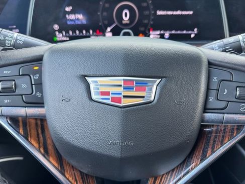 Used 2023 Cadillac Escalade Premium Luxury image 8