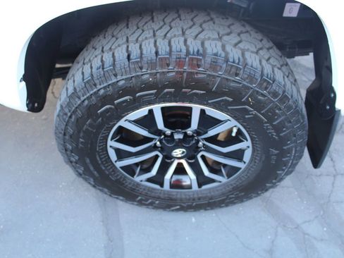 Used 2019 Toyota Tacoma TRD Sport w/ Technology Package RWD image 14
