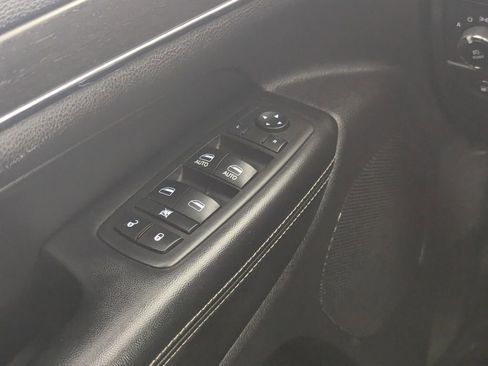 Used 2017 Jeep Grand Cherokee Limited AWD/4WD image 18