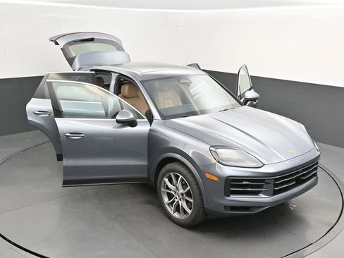 New 2026 Porsche Cayenne AWD/4WD image 37
