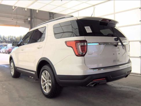 Used 2018 Ford Explorer XLT w/ Equipment Group 202A AWD/4WD image 3