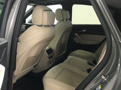 Used 2023 Audi Q5 2.0T Premium Plus w/ Premium Plus Package AWD/4WD image 11