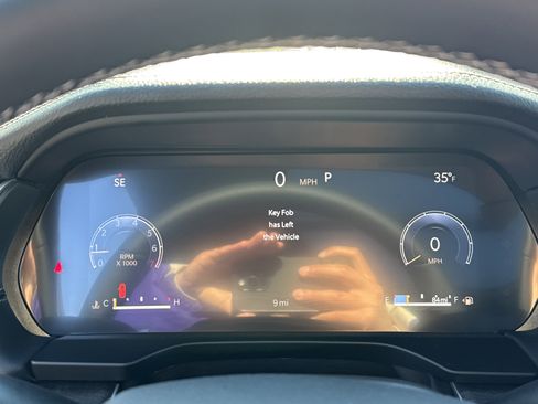 New 2025 Jeep Grand Cherokee Limited w/ Black Appearance Package image 31