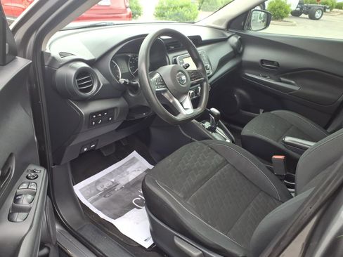 Used 2021 Nissan Kicks S FWD image 6