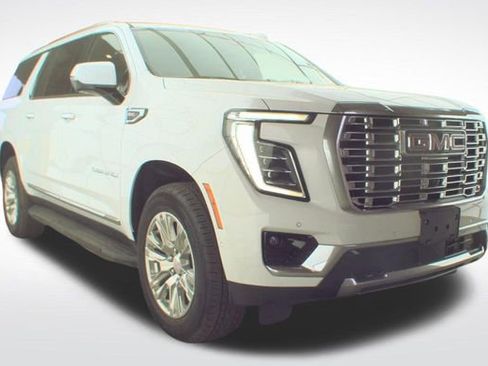 Used 2025 GMC Yukon XL Denali AWD/4WD image 7