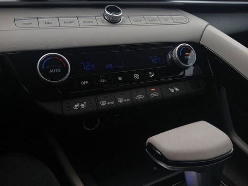 New 2025 Hyundai Elantra Limited FWD image 20