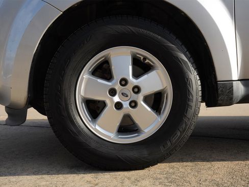 Used 2011 Ford Escape XLS w/ 101A Rapid Spec Order Code image 27