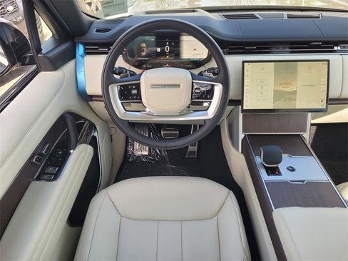 New 2025 Land Rover Range Rover SE image 8