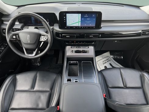 Certified 2025 Lincoln Aviator AWD image 9