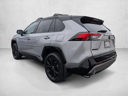 Used 2022 Toyota RAV4 XSE image 8