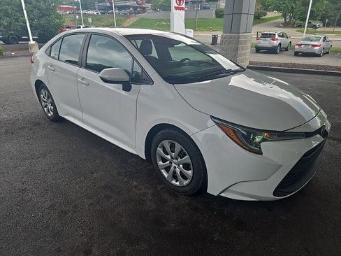 Used 2024 Toyota Corolla LE FWD image 3