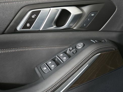 Used 2022 BMW X5 xDrive45e w/ M Sport Package image 16