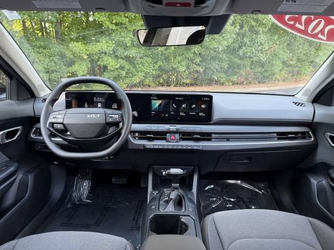 Used 2025 Kia K4 FWD image 32