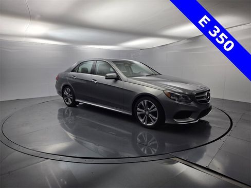 Used 2015 Mercedes-Benz E 350 Sedan image 3