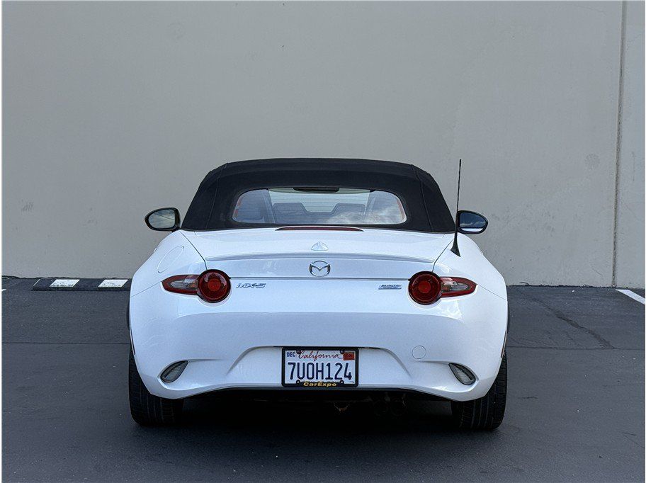 Used 2017 MAZDA MX-5 Miata Grand Touring RWD image 5