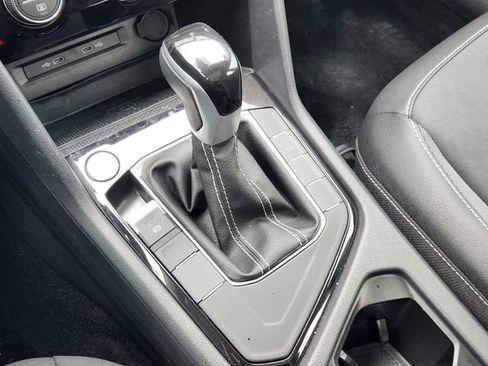 New 2024 Volkswagen Taos SE image 15