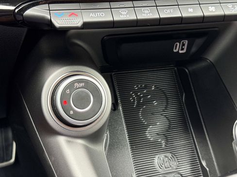 Used 2025 Alfa Romeo Tonale AWD/4WD image 21
