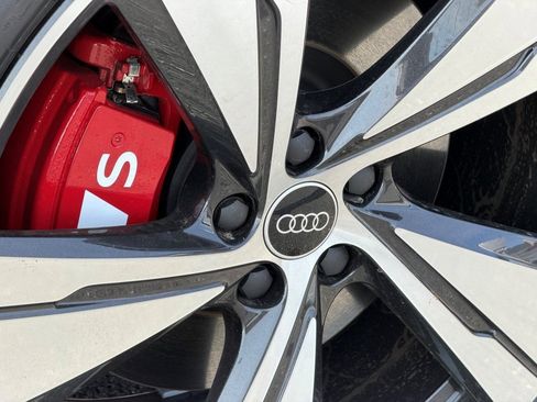 New 2025 Audi SQ5 Premium Plus image 9