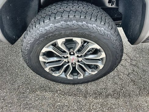 New 2026 GMC Canyon Denali AWD/4WD image 12