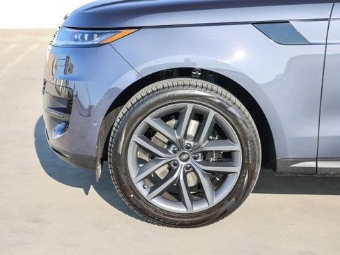 New 2025 Land Rover Range Rover Sport SE image 10
