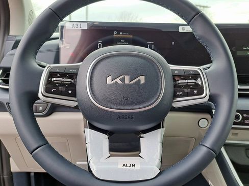 New 2026 Kia Carnival EX FWD image 9