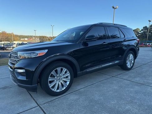 Used 2022 Ford Explorer Limited w/ Equipment Group 301A image 3