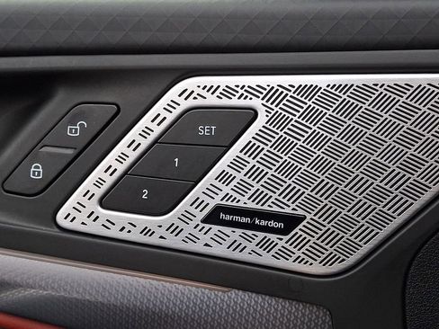 Used 2025 BMW X2 M35i w/ Premium Package image 24