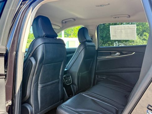 Used 2023 Lincoln Nautilus AWD w/ Premium Package image 18