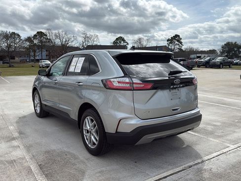 Certified 2024 Ford Edge SEL image 4