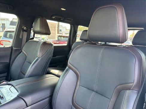 Certified 2025 Nissan Armada SL w/ Captain's Chari Seat Package AWD/4WD image 18