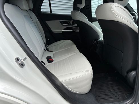 Used 2023 Mercedes-Benz GLC 300 4MATIC image 29