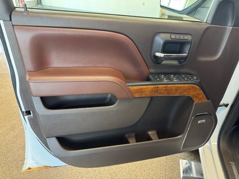 Used 2016 Chevrolet Silverado 1500 High Country AWD/4WD image 12