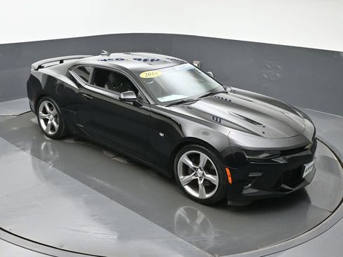 Used 2018 Chevrolet Camaro SS image 3