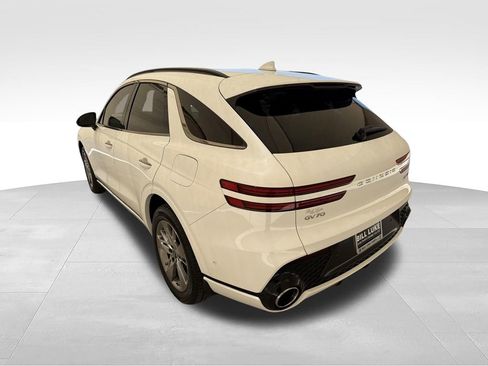 Used 2022 Genesis GV70 3.5T Sport w/ Sport Advanced Package AWD/4WD image 9