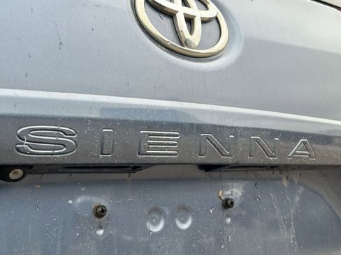 Used 2015 Toyota Sienna XLE Premium image 13