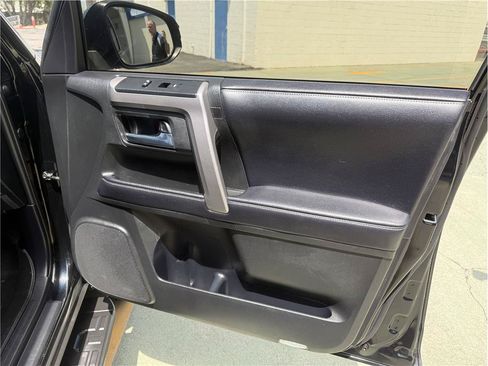 Used 2018 Toyota 4Runner SR5 Premium AWD/4WD image 21