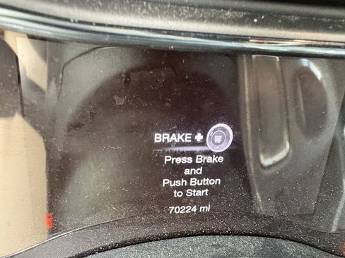 Used 2018 Jeep Grand Cherokee Laredo image 9