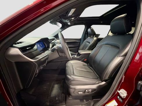 Used 2025 Jeep Grand Cherokee L Limited w/ Black Appearance Package image 19