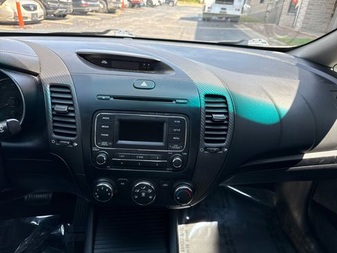 Used 2015 Kia Forte EX image 32