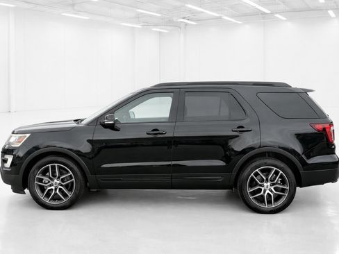 Used 2017 Ford Explorer Sport w/ Equipment Group 401A AWD/4WD image 9