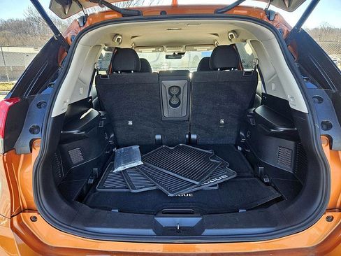 Used 2020 Nissan Rogue SV image 11