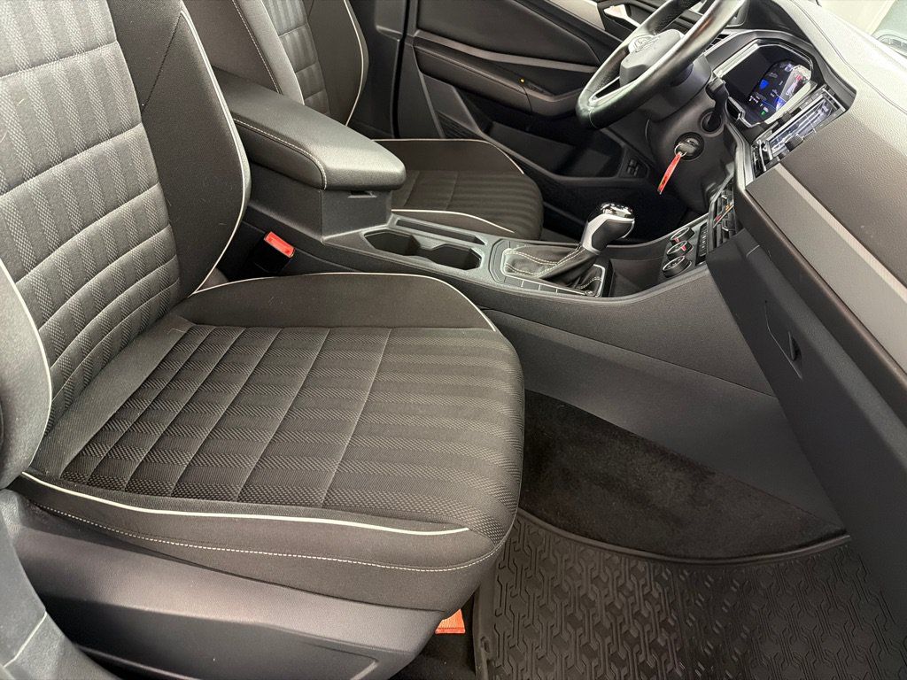 Used 2023 Volkswagen Jetta Sport FWD image 22