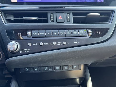 Used 2023 Lexus ES 350 Ultra Luxury w/ Accessory Package (Z2) FWD image 30