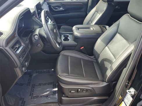 Used 2024 Chevrolet Suburban Premier image 5